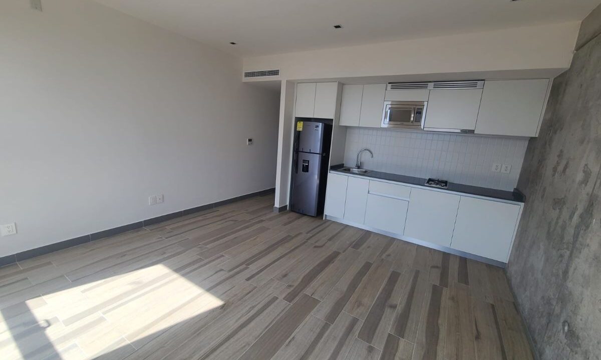 EB-PM4985